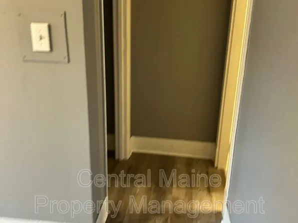 129 Oak St APT 1, Lewiston, ME 04240