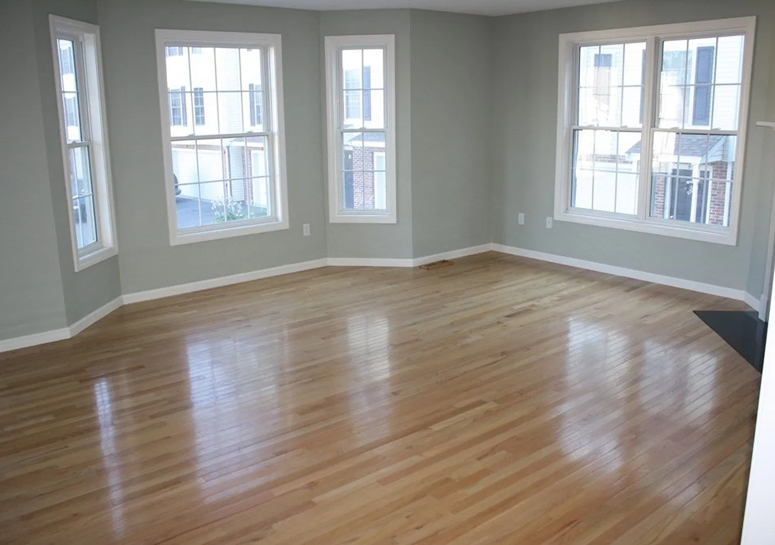 Riverbend End-Unit Townhouse for Rent: Lowell/Tyngsborough Line — Photo 2