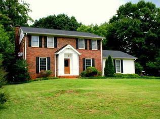 320 Stonebridge Trl, Roswell, GA 30075
