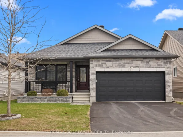 211 McKenny St, Mississippi Mills, ON K0A 1A0