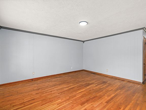 4th image of 523 Tennessee St