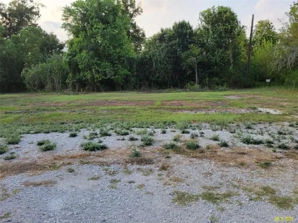 118 Byrd Ln, Hahnville, LA 70057