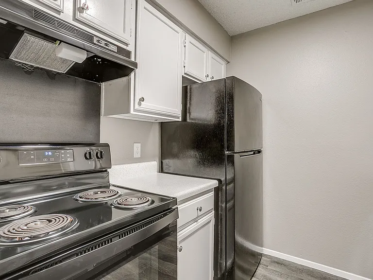 Watergate Apartments — Photo 11