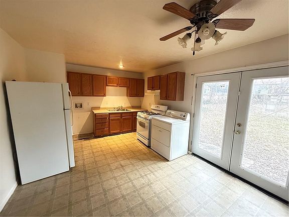 3rd image of 11304 McKinley Ave
