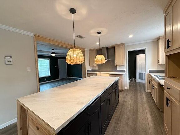 4th image of 1521 Petty Rd