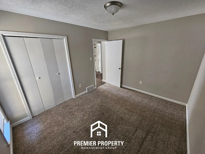 3999 Lacewood Dr — Photo 16