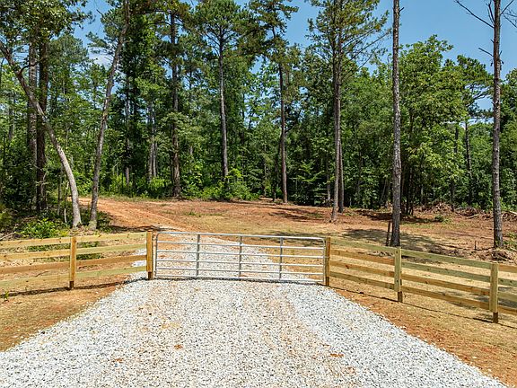 2nd image of 543 Faust Farm Rd