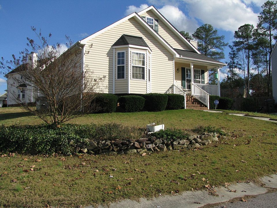 Beautiful corner lot in a cul-de-sac with rear entry parking