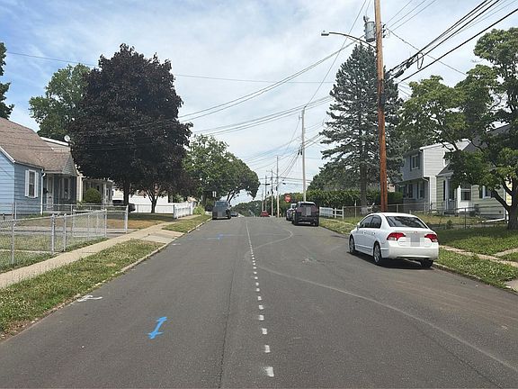 4th image of 395 Ruth St