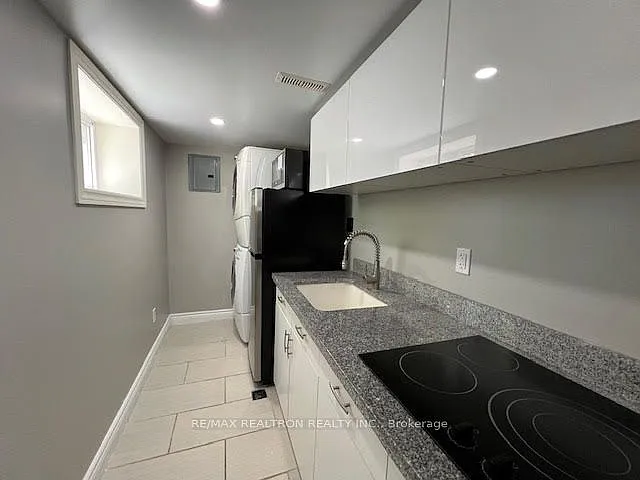 37 Kenton Dr #LOWER LEVEL — Photo 3