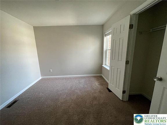 3rd image of 1453 Tarpan Ln S