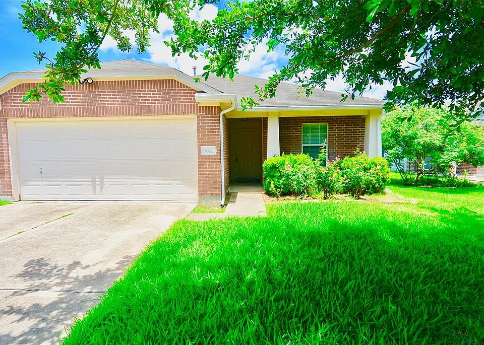 1st image of 7902 Crescent Village Ln