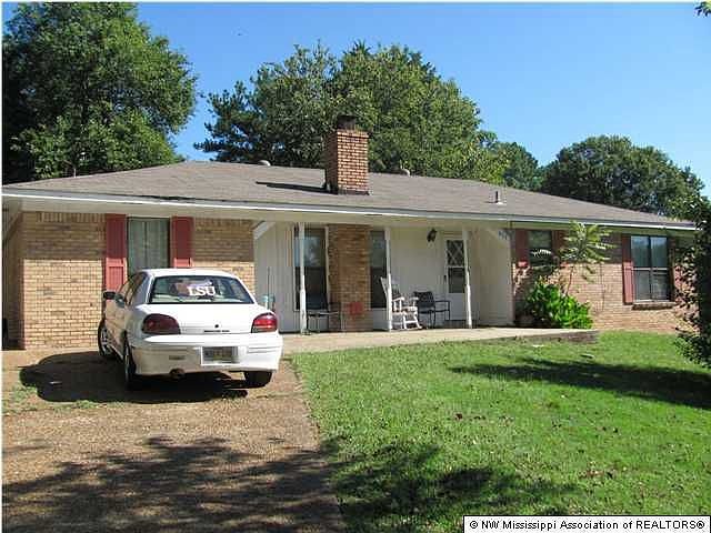 2nd image of 470 Walnut Ln