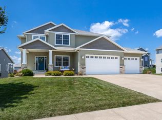 5878 Texas Dr, Bettendorf, IA 52722