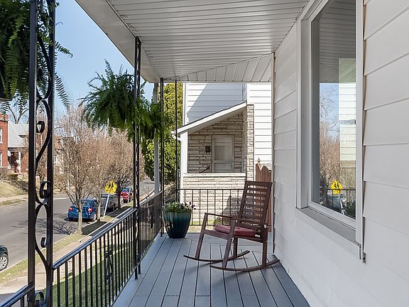 3rd image of 4158 Wyoming St