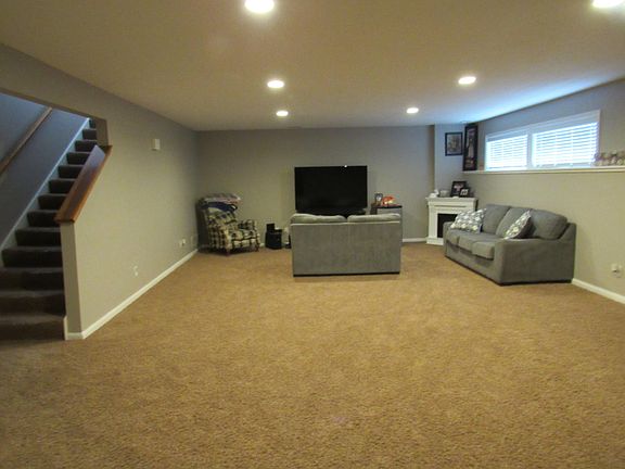 3rd image of 23 Arrowhead Dr