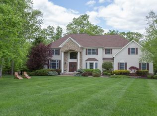 8 Martin Ct, Martinsville, NJ 08836