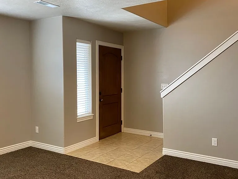 555 Countryside Ave — Photo 4