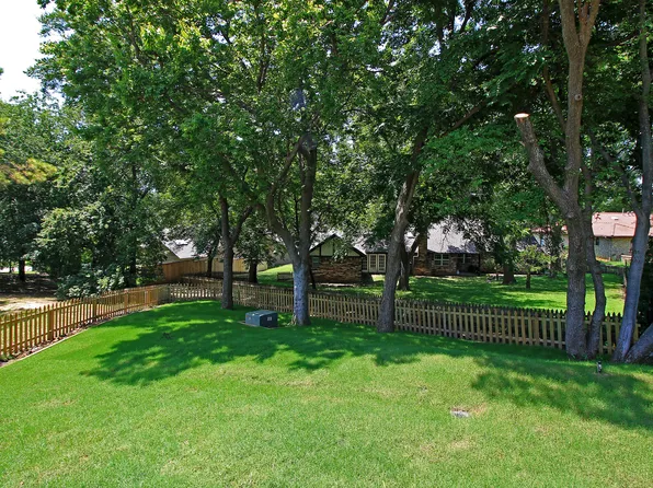 7108 S Columbia Pl, Tulsa, OK 74136