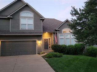 2282 W Layton Dr, Olathe, KS 66061