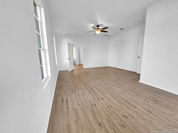 5th image of 224 BROOKHOLLOW