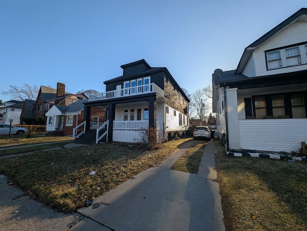 Building Photo - 369 Newport St #2