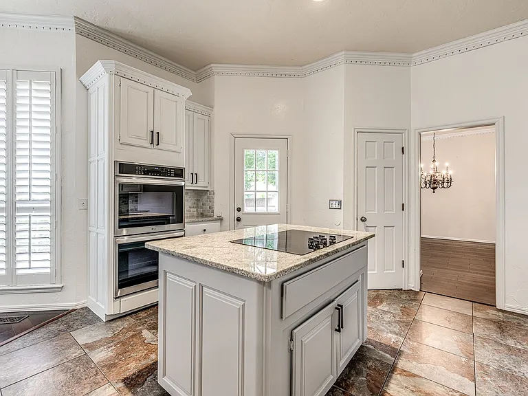 1104 Fox Lake Ln — Photo 15