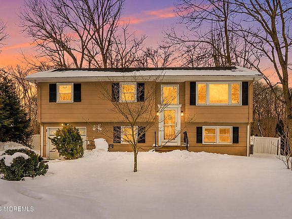 3rd image of 16 Crest Road