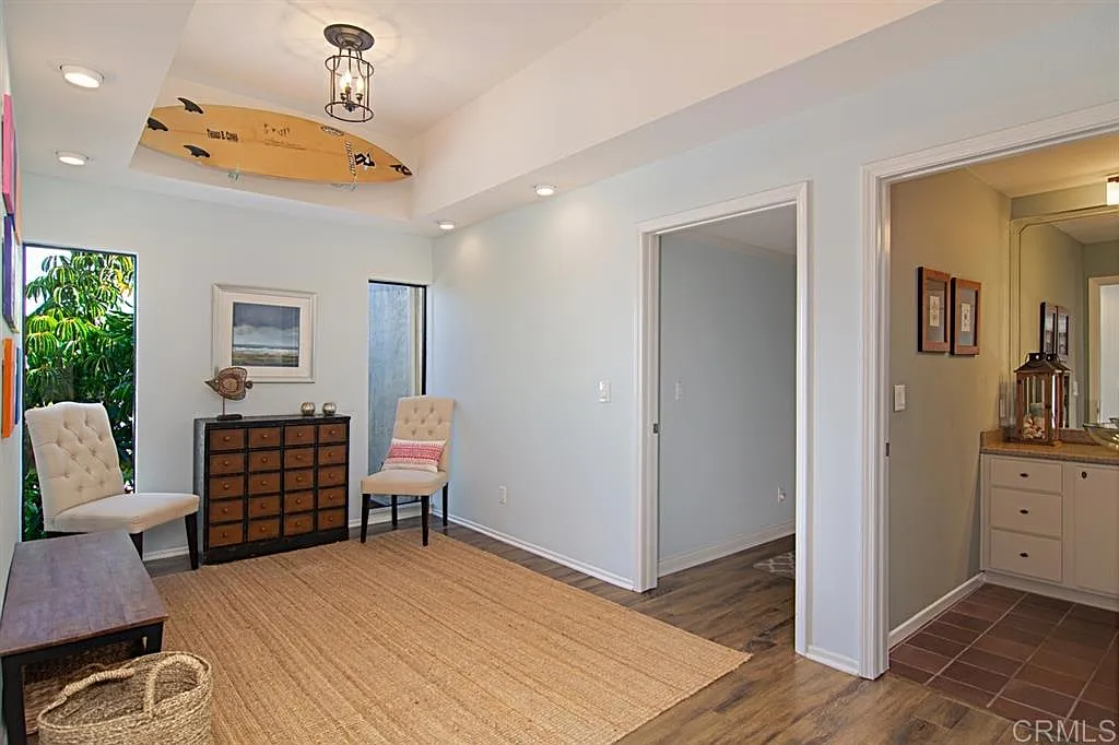 3 bed, 2.5 bath, 2956 sqft, $9,000 — Photo 2