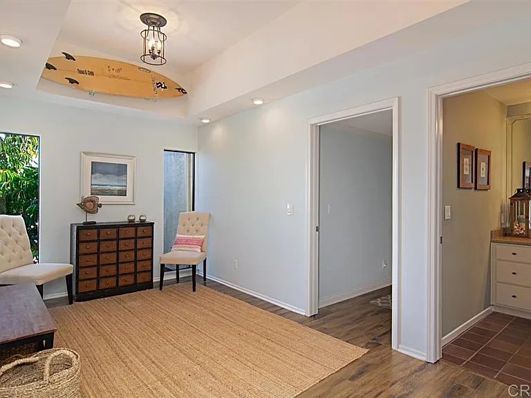 911 E Ave #301 — Photo 2