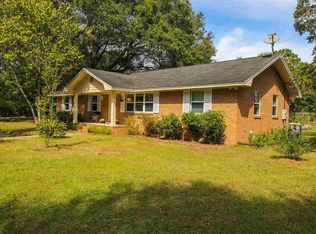 9825 Heather Dr, Cantonment, FL 32533