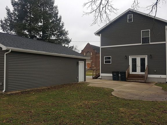 2nd image of 730 N Notre Dame Ave