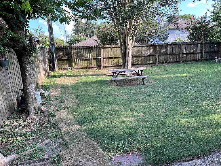 15811 Beechnut St — Photo 21