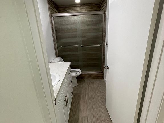 5th image of 10746 Blix St