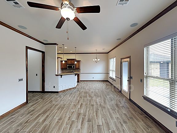 3rd image of 12104 Chesterfield Ln
