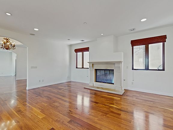 4th image of 3311 Deronda Dr