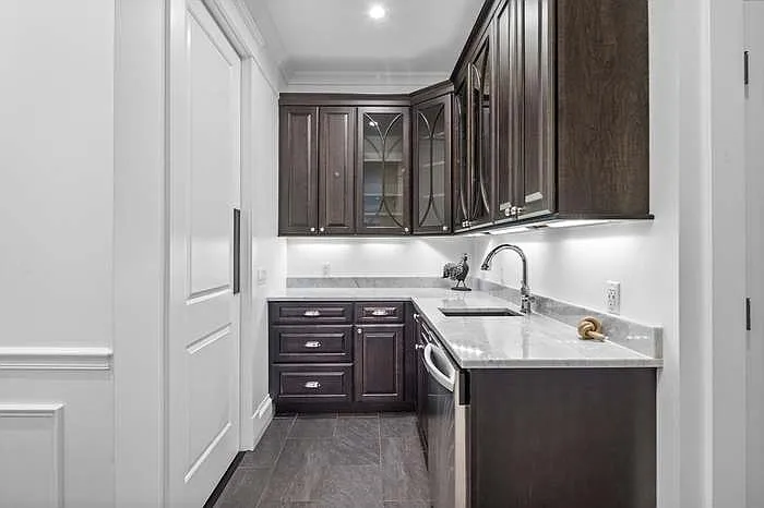 2 bed, 2.5 bath, $4,000 — Photo 4