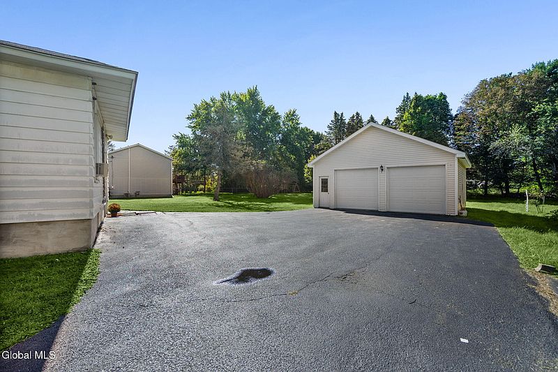 3rd image of 116 Seaman Avenue