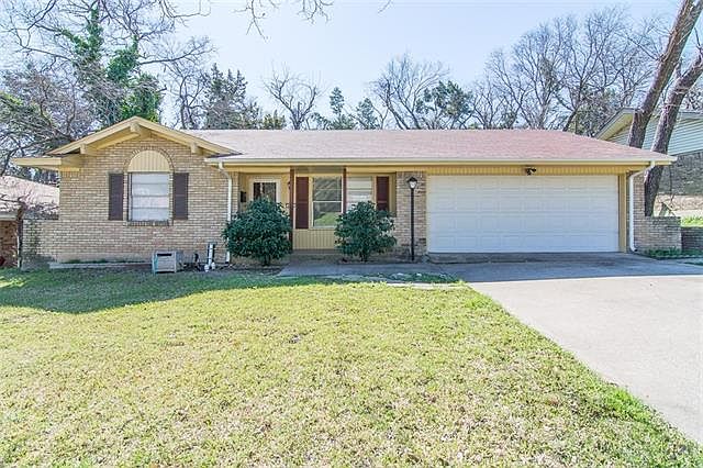 1st image of 636 Green Castle Dr