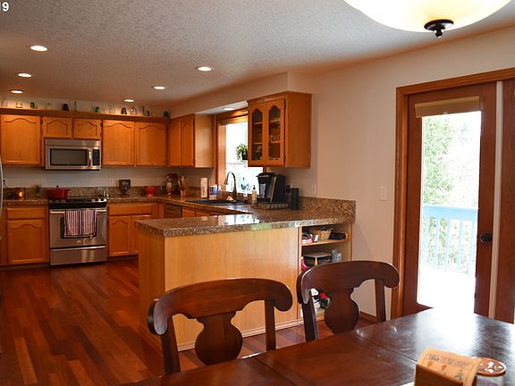 5th image of 5778 SE Pine St