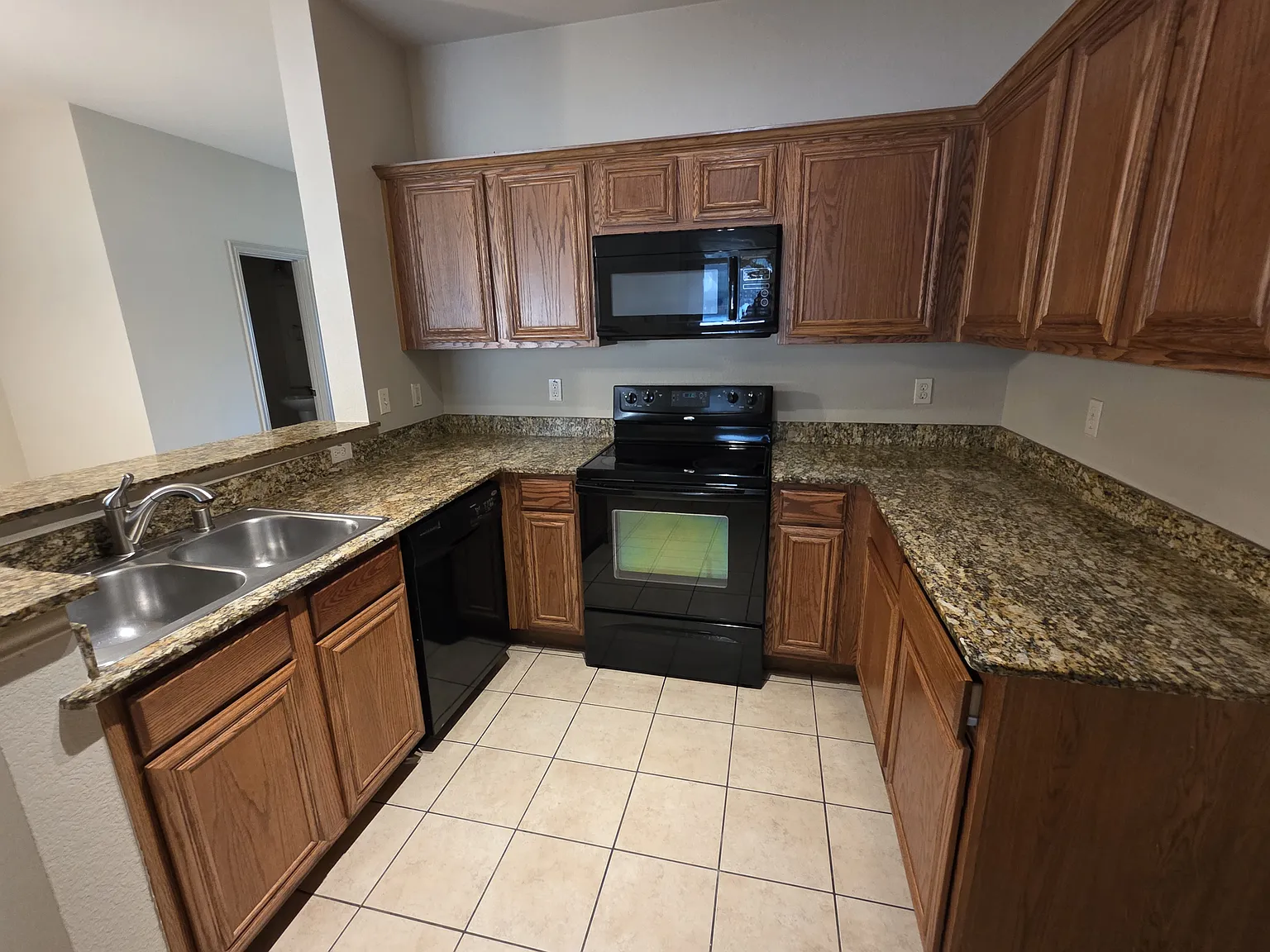 4 bed, 1756 sqft, $2,250 — Photo 4