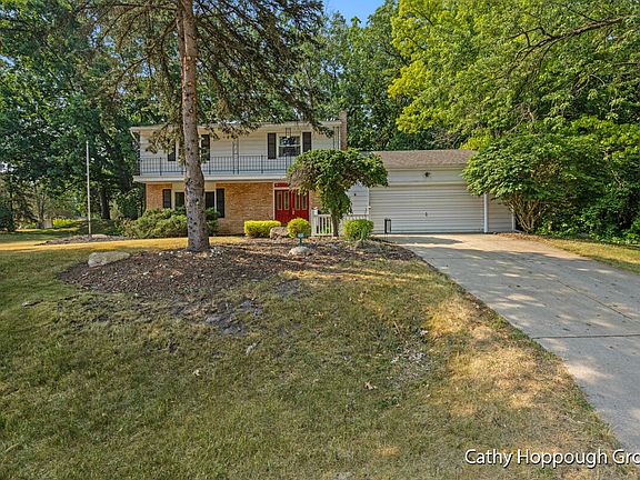 2nd image of 205 Katherine Ct