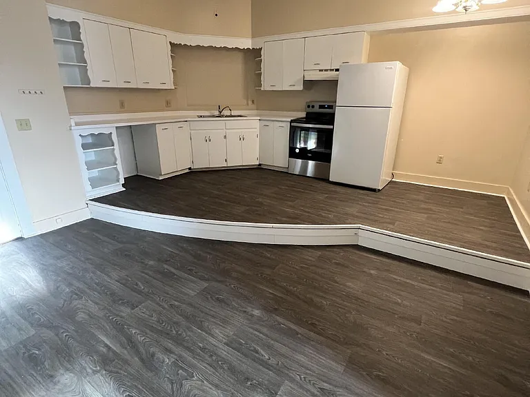 50 Main St #1 — Photo 1