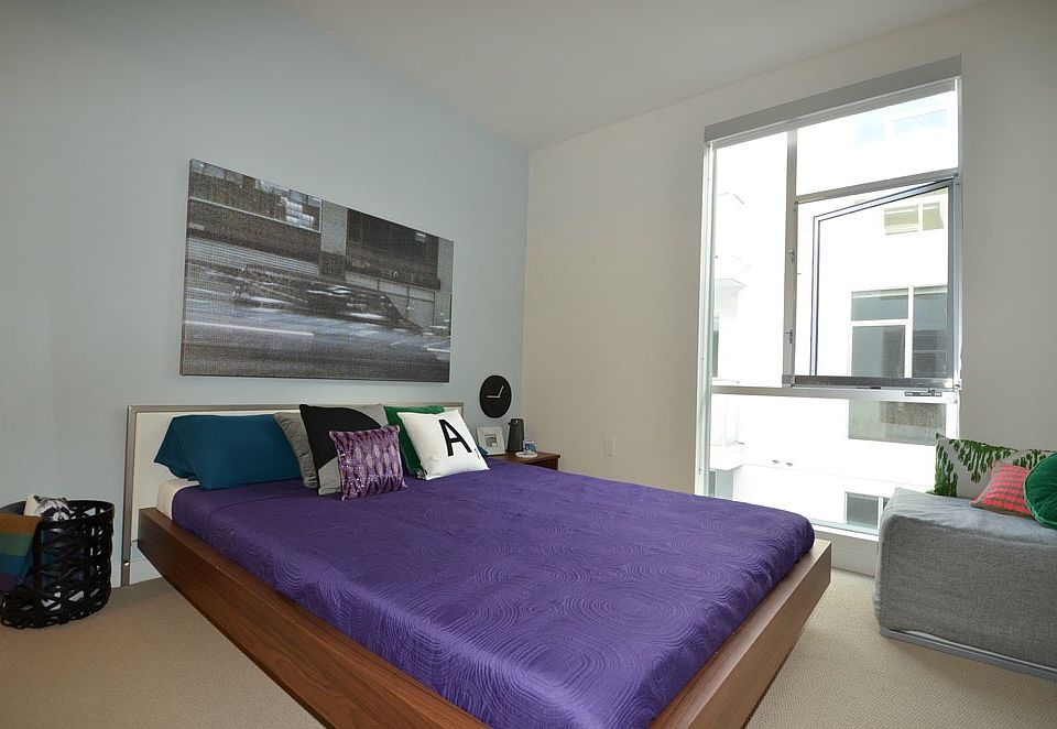1st image of 1427 7th St APT 204