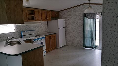 5th image of 438 Water St