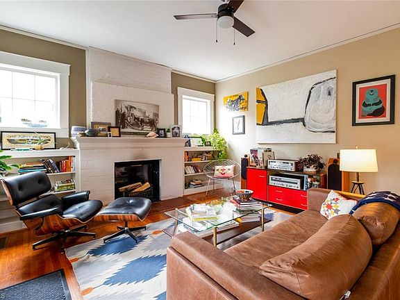 2nd image of 409 Victoria St