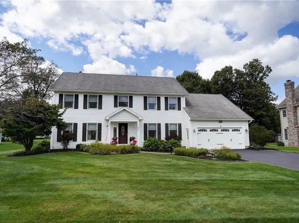 77 Wakecliffe Dr, Rochester, NY 14616