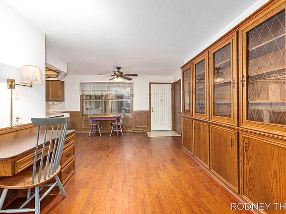 5th image of 1908 Elizabeth Ln