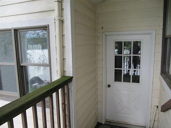 5th image of 19833 Lakeview Dr