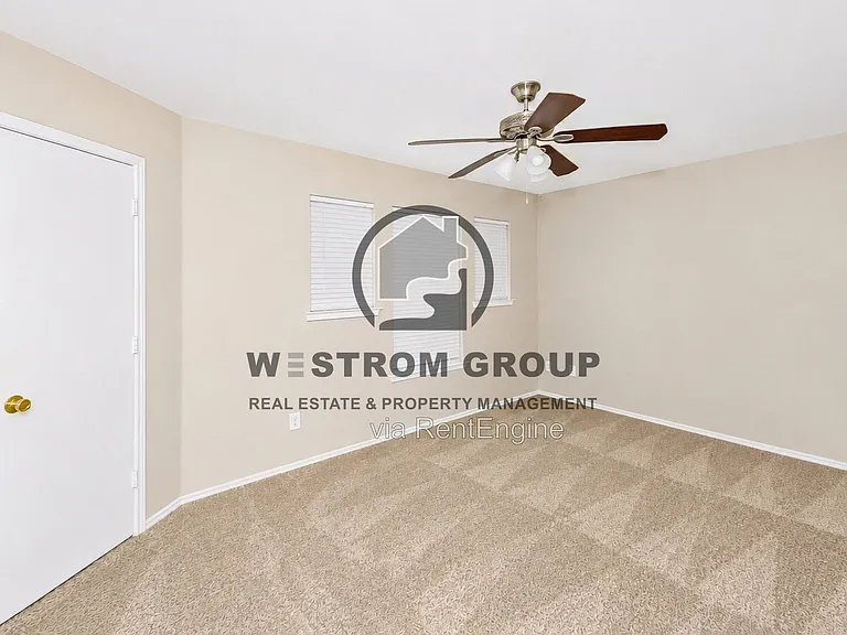 7120 Planters Row Dr — Photo 15
